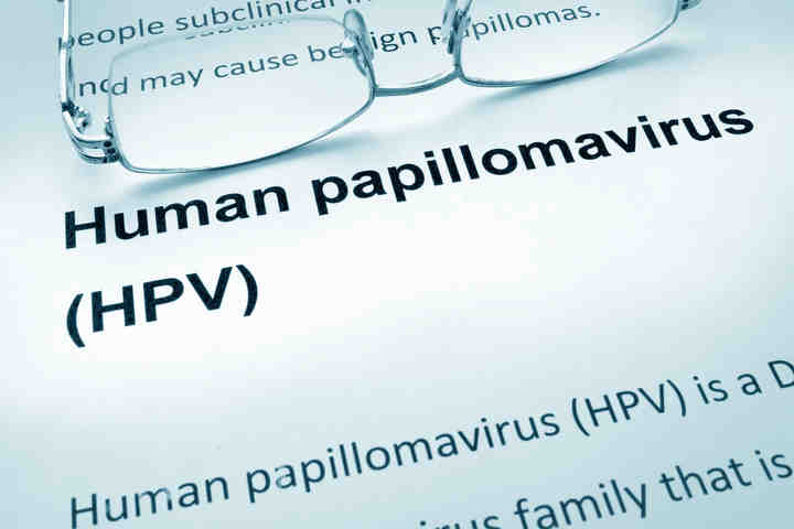 Tumore della cervice uterina: attenzione alle bufale sul vaccino Hpv