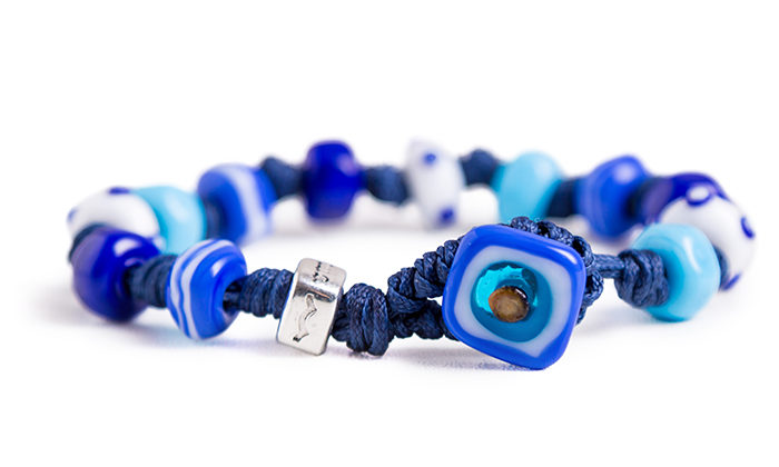 Braccialetti Aua: gocce di vetro per aiutare i pazienti più piccoli