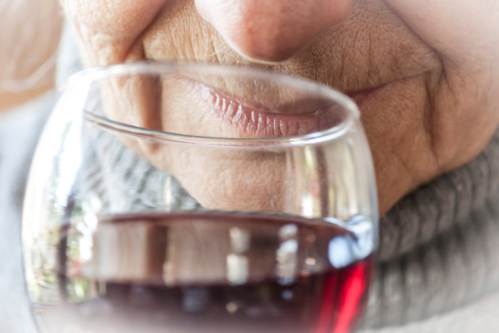 L'abuso di alcol primo fattore di rischio per Alzheimer e demenza