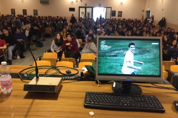 «Io Vivo Sano»: confronto con tremila studenti sulle dipendenze