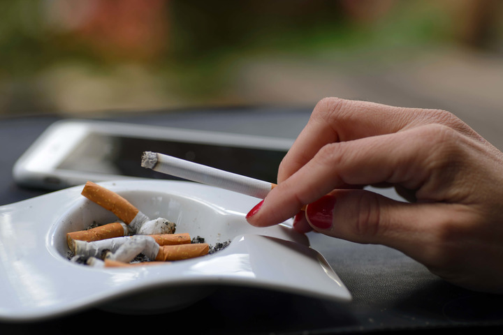 Donne e fumo: l'epidemia che non vogliamo vedere