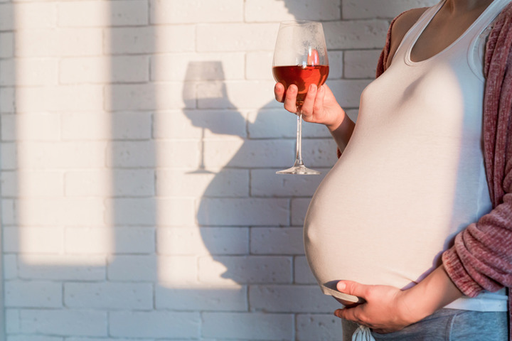Una vita che nasce teme l'alcol: in gravidanza non bere