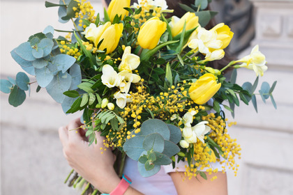 Con Colvin puoi regalare un mazzo di fiori e sostenere la ricerca