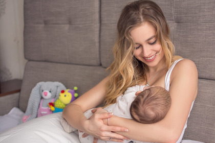 L'allattamento al seno protegge il bambino per tutta la vita