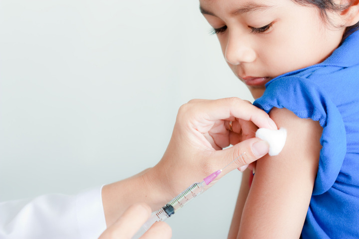 Nei bambini il vaccino antinfluenzale dimezza i ricoveri ospedalieri