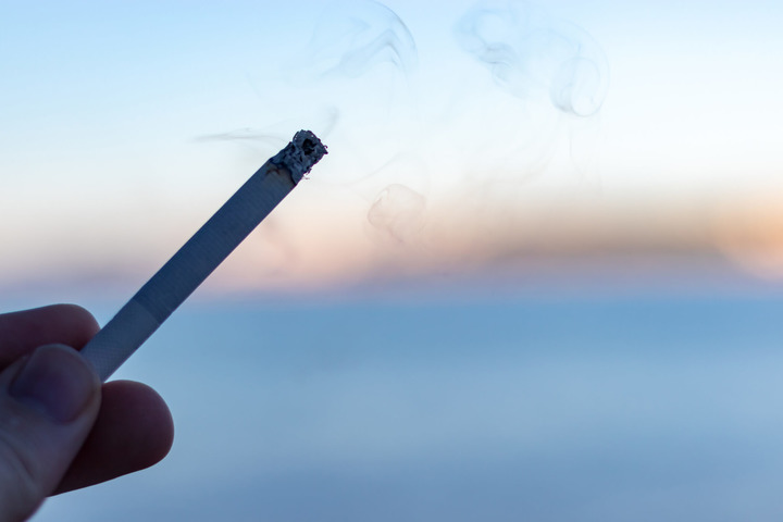 L'ipotesi: uomini più colpiti da Covid-19 anche per colpa del tabacco?