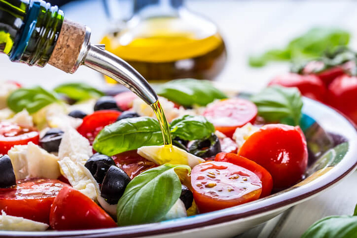 Perdita di peso e salute: la dieta mediterranea non ha «rivali»