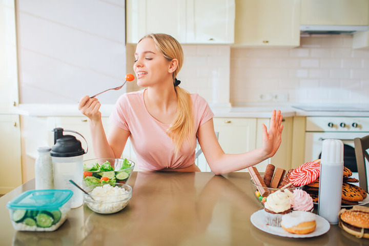 Il tumore dell'ovaio si previene (anche) evitando il cibo spazzatura