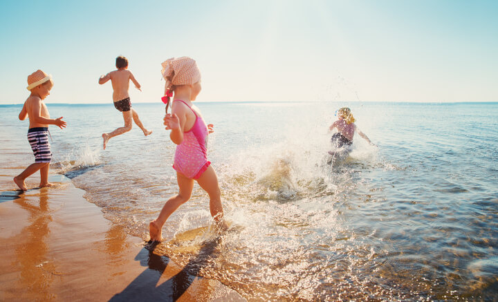 Come proteggere i bambini dal sole? 