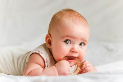 Cosa far mangiare ai bambini durante la dentizione?