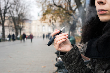 Il tabacco riscaldato fa meno male delle sigarette?