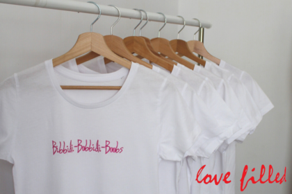 Pink Magic-shirt!, una maglia ricamata a mano per la ricerca