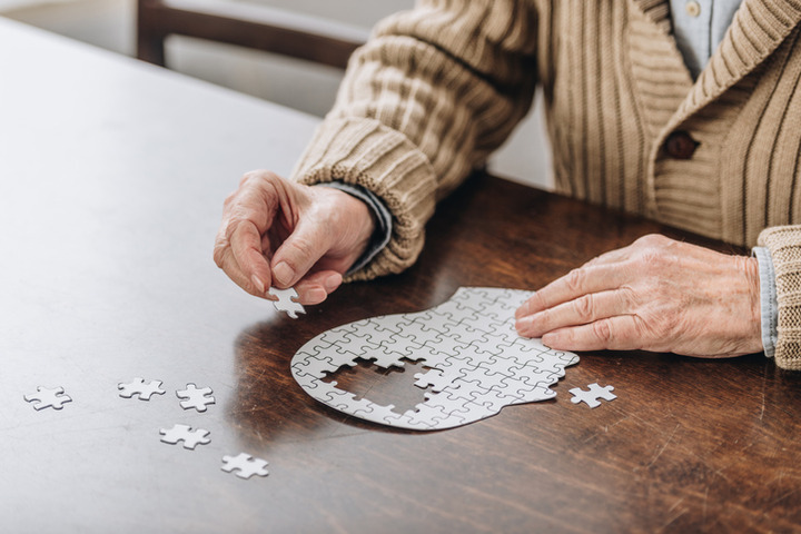 Aducanumab, luci ed ombre per il primo farmaco per l'Alzheimer