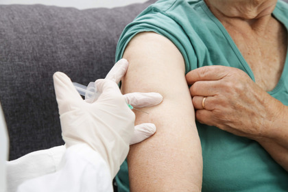  80 anni e in chemioterapia: terza dose del vaccino Covid-19 sì o no?