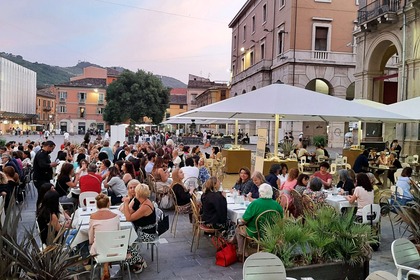 Cena di raccolta fondi al Caffè des Artistes di Teramo per sostenere la ricerca