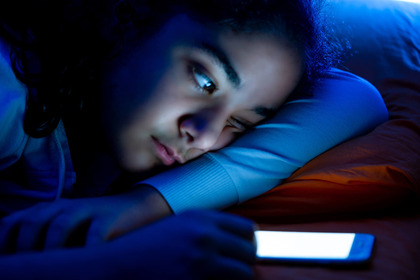 Gli adolescenti che dormono poco sono più a rischio obesità