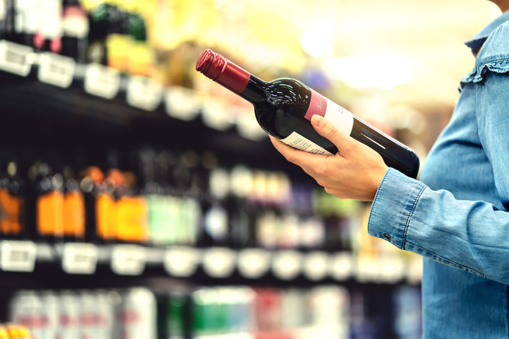 Le etichette sul vino proteggono la nostra salute?
