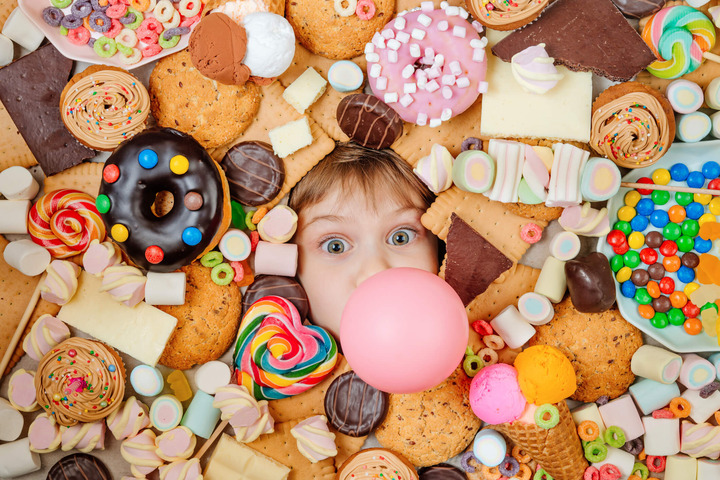 Come proteggere i bambini dalle pubblicità di cibi non salutari?