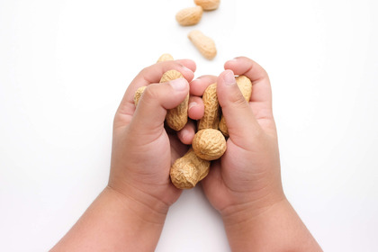Allergia alle arachidi nei bambini: contrastarla è possibile? 