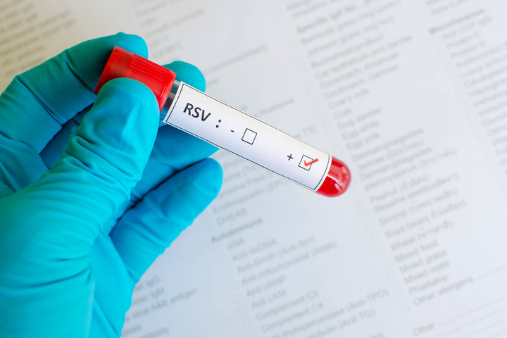 L’UE autorizza il primo vaccino contro RSV 