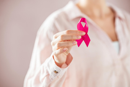 Ottobre rosa: l'impegno di Fondazione Veronesi per la prevenzione dei tumori femminili