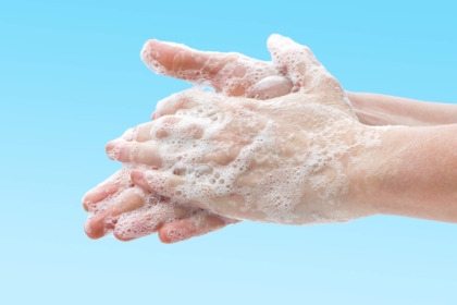 L'igiene delle mani, quel gesto semplice per risparmiare vite (e risorse)