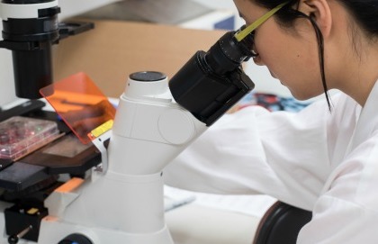 Dna e tumori: primi test sull’uomo per la Crispr