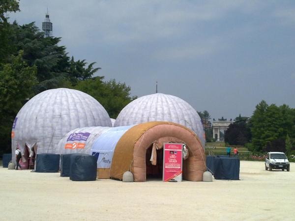 La mostra No Smoking Be Happy torna a Milano in occasione della tappa finale del Giro D'Italia