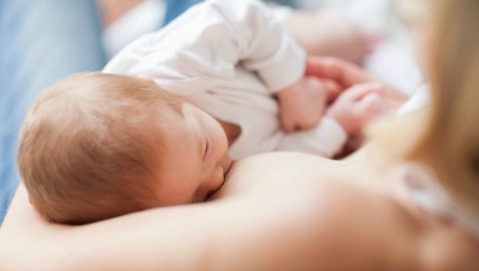 Prematuri: cautele sul latte materno quando c’è il rischio di infezioni