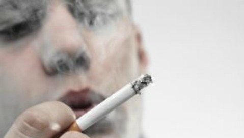 Più di un terzo degli studenti fuma, in media 7 sigarette al giorno
