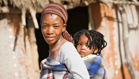 Nel mondo muoiono ancora troppe donne e bambini