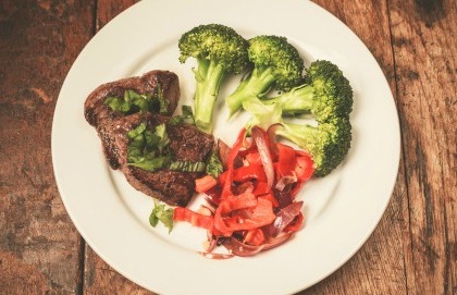 Attenti a mangiare come l'uomo primitivo