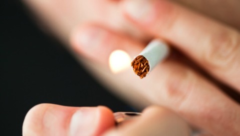Fumo per ridurre lo stress: cos'è peggio per la salute?