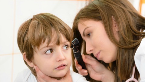 Probiotici spray contro le otiti pediatriche