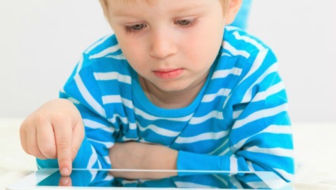 Bambini e tablet: quando è troppo?