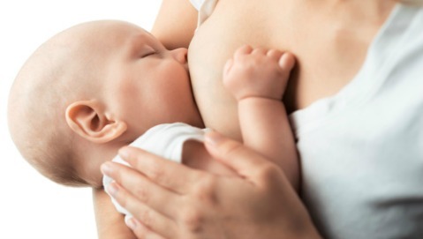 È vero che l’allattamento è un fattore protettivo per il tumore al seno?